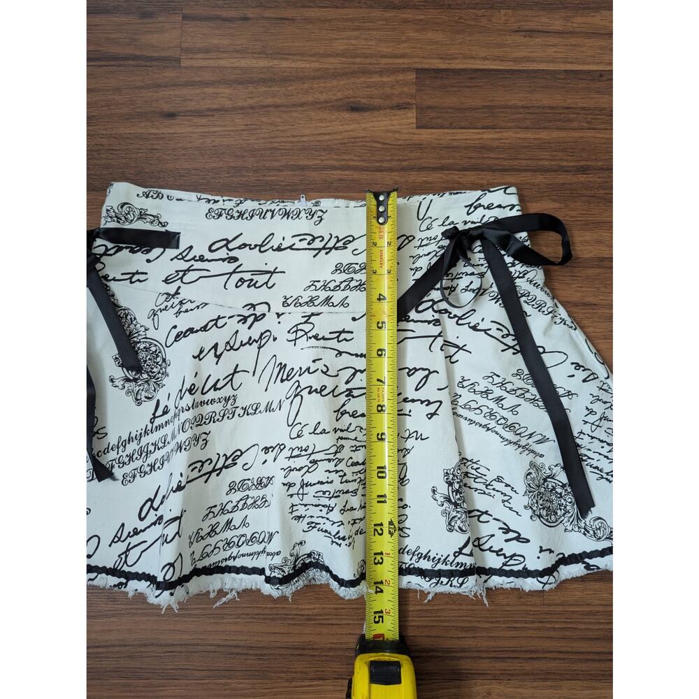 Body Central Black & White Script Mini Skirt Size XL Pleated Skater Skirt - Picture 4 of 9